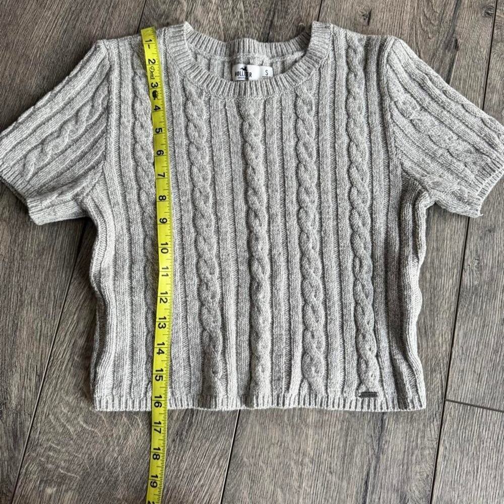 Hollister grey cable knit cropped sweater